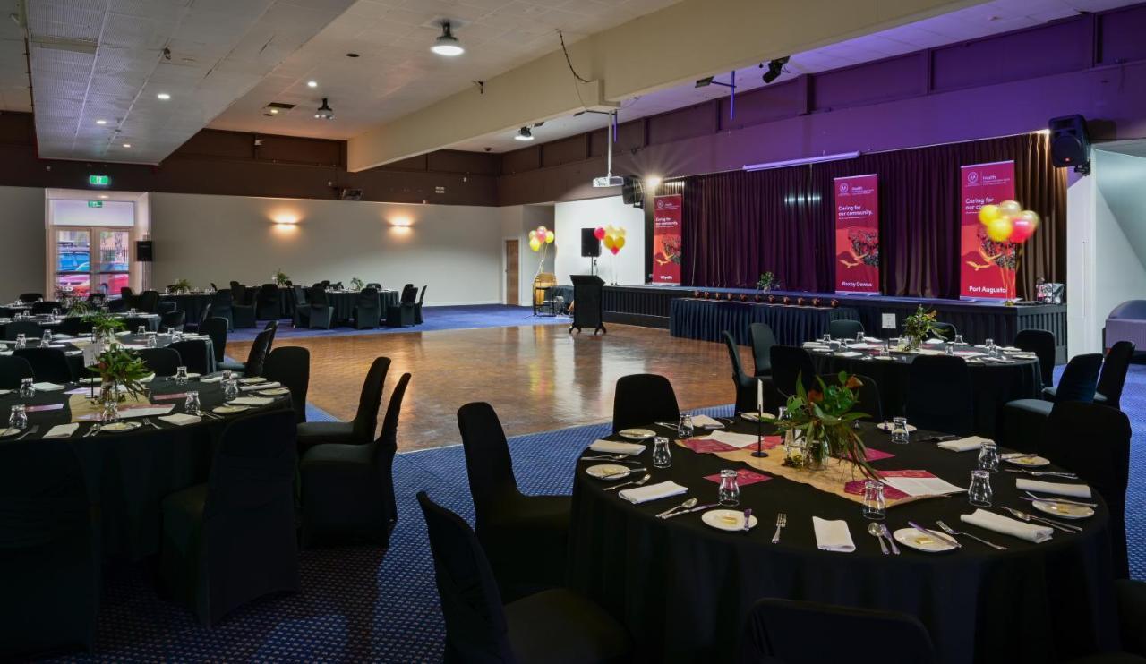 Westland Hotel Motel Whyalla Exterior photo