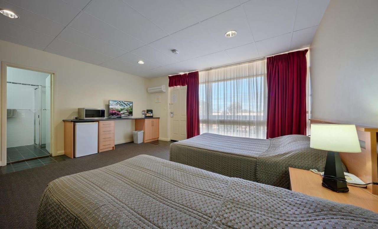 Westland Hotel Motel Whyalla Exterior photo